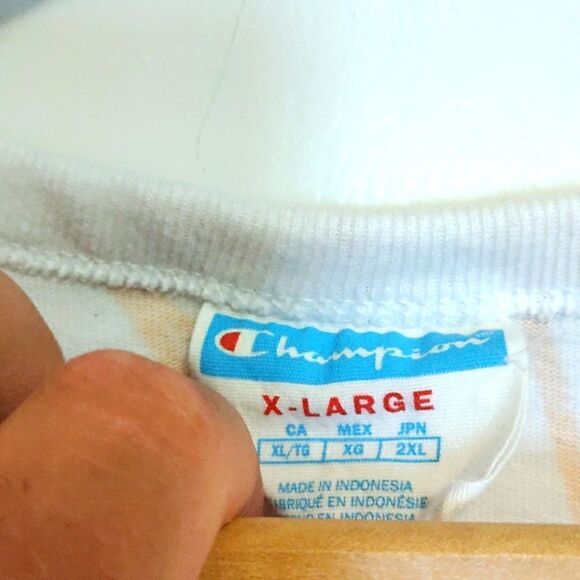 Champion T-Shirt  - Picture 3 of 4